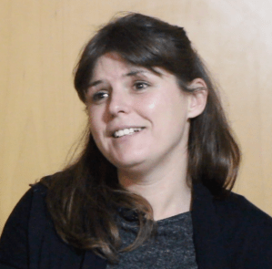 La imagen tiene un atributo ALT vacío; su nombre de archivo es laura-enguidanos-foto-cuadrada-01.png